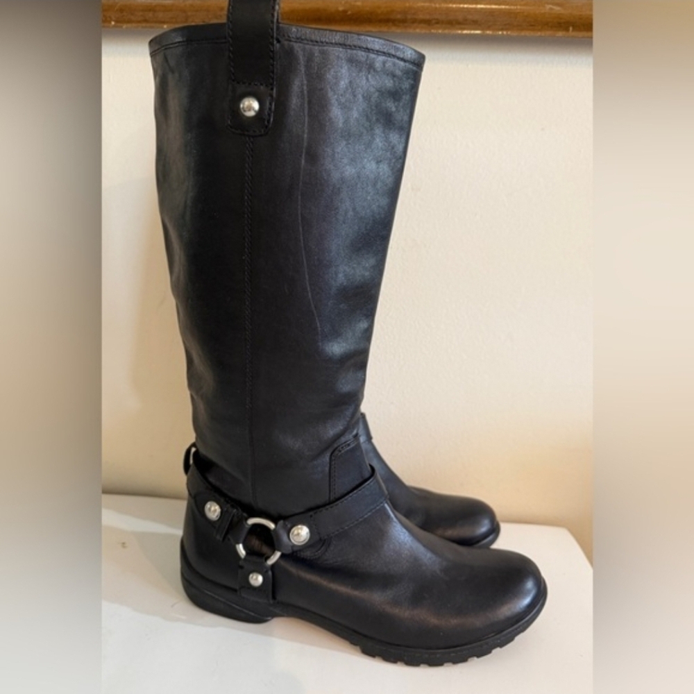 Coach Black Leather DAFNEY Pull-on Boots Comfort Rubber Sole 9 1/2 B